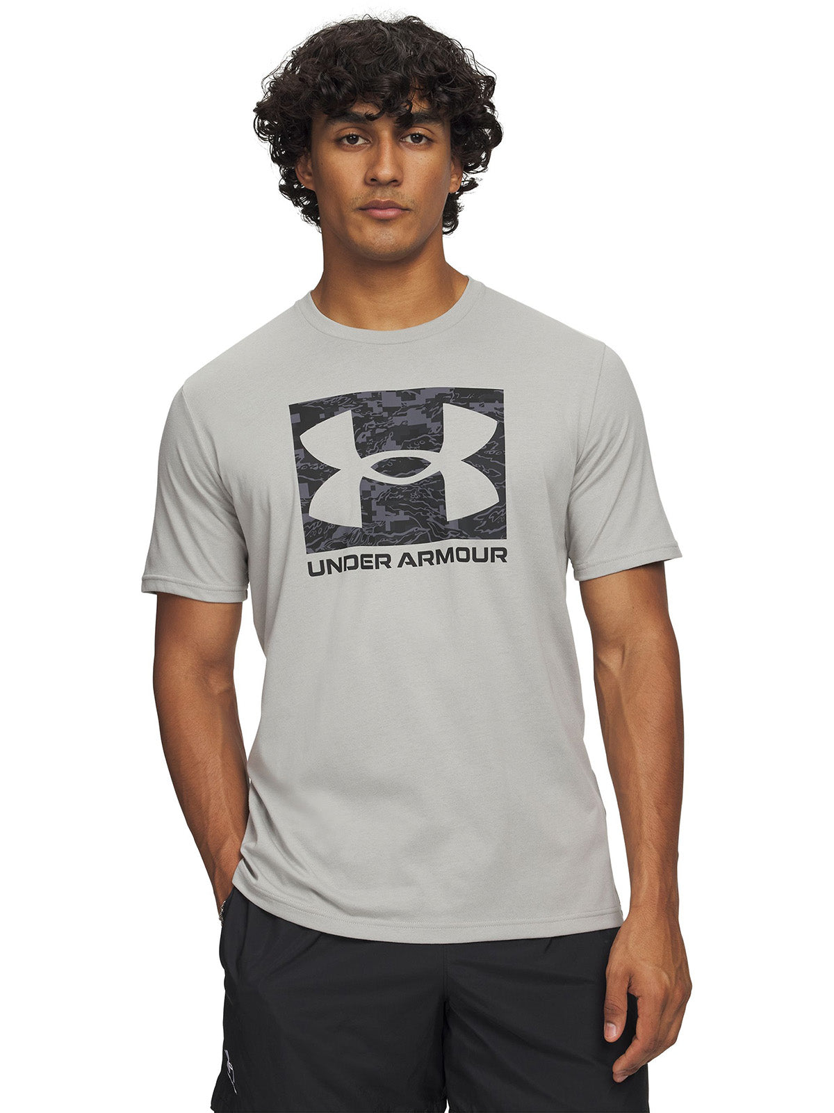 UA ABC Camo Boxed Logo SS Polera Manga Corta gris para hombre