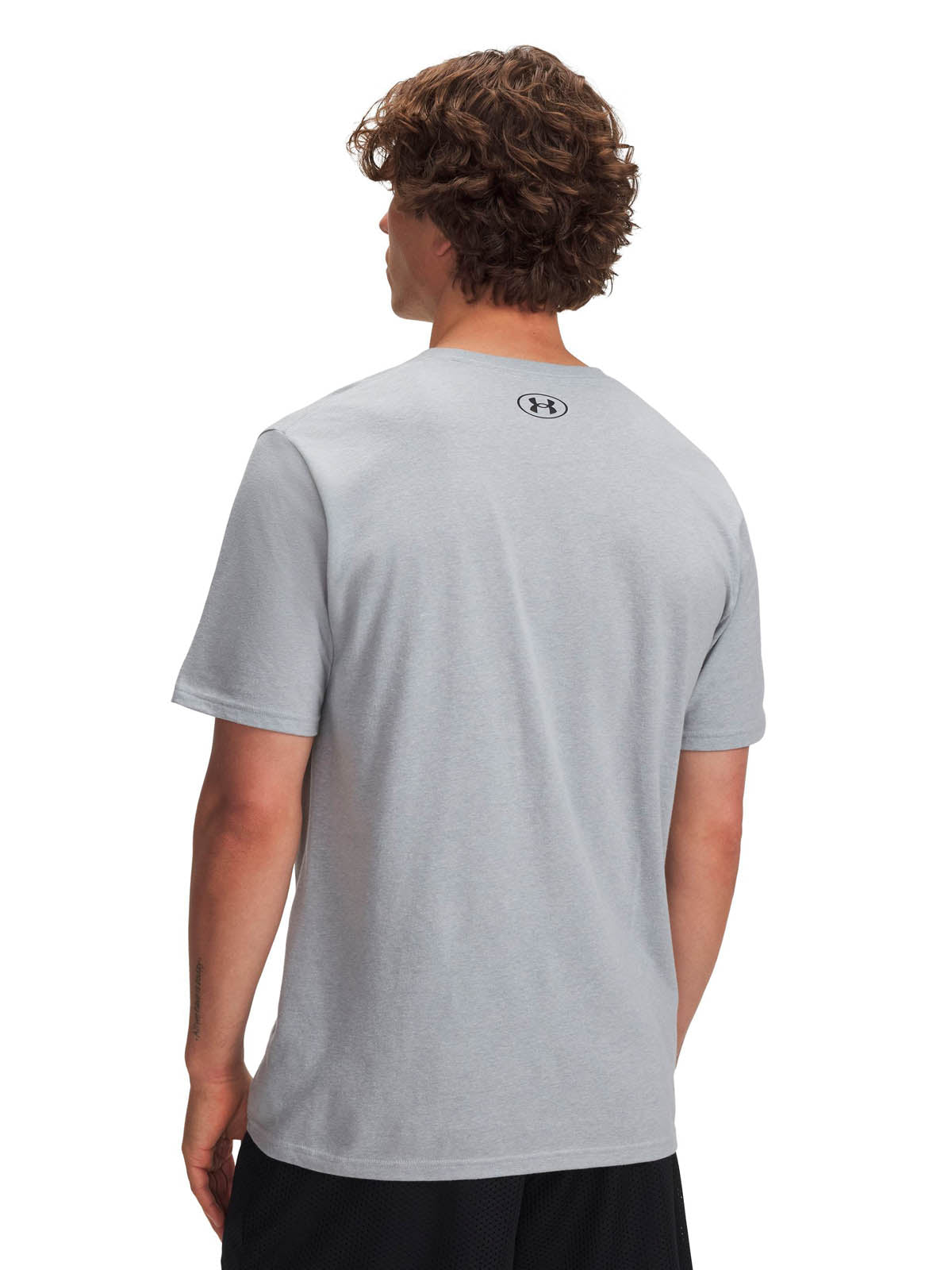 Polera manga corta Lifestyle para Hombre Camo chest stripe Gris Under Armour