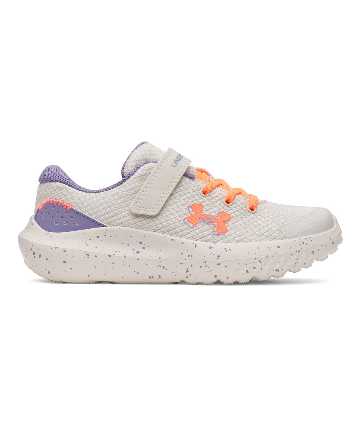 Zapatilla Preescolar UA Surge 4 AC blanca para niña
