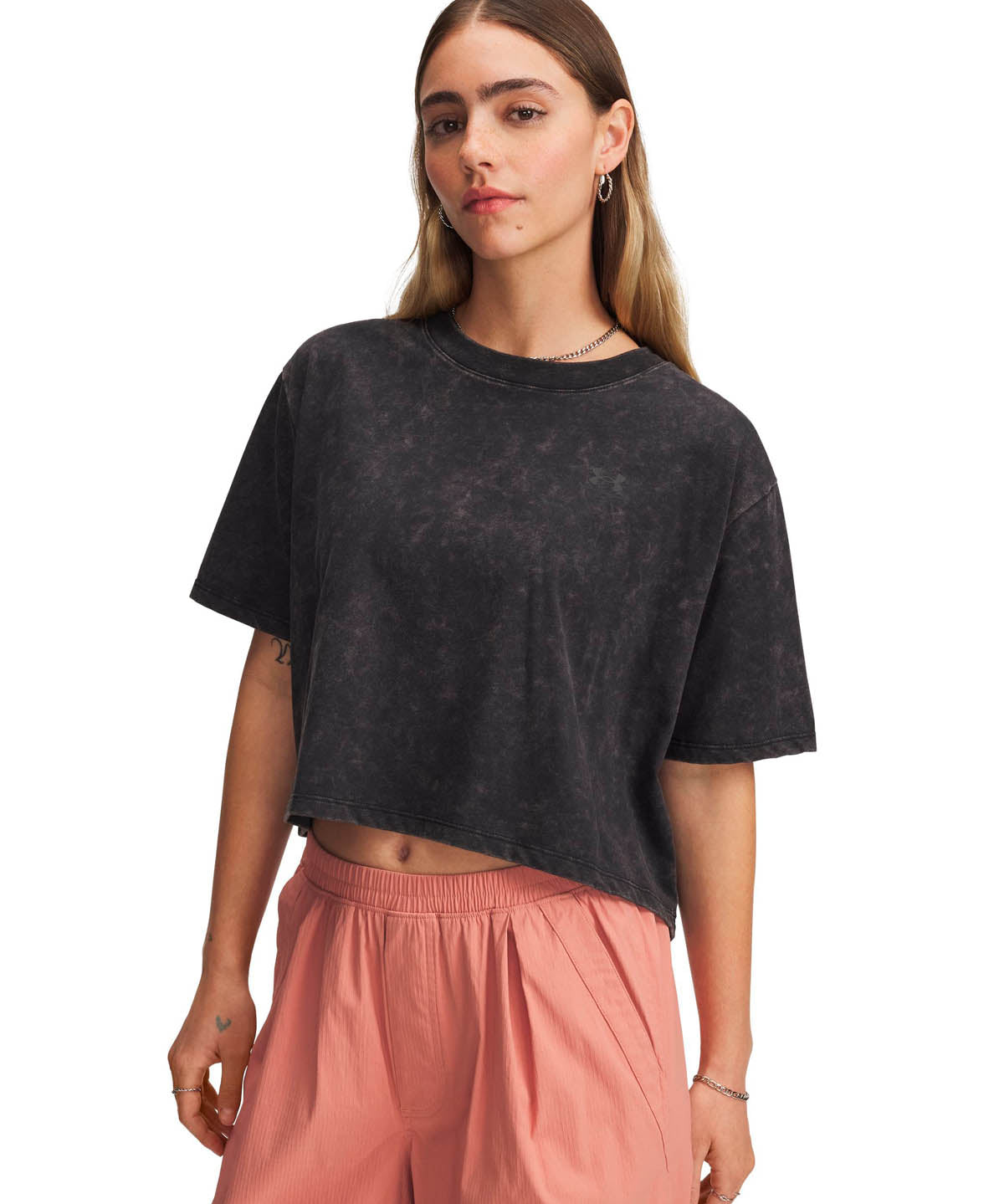 Polera manga corta Lifestyle para mujer Boxy Crop Wash negro Under Armour