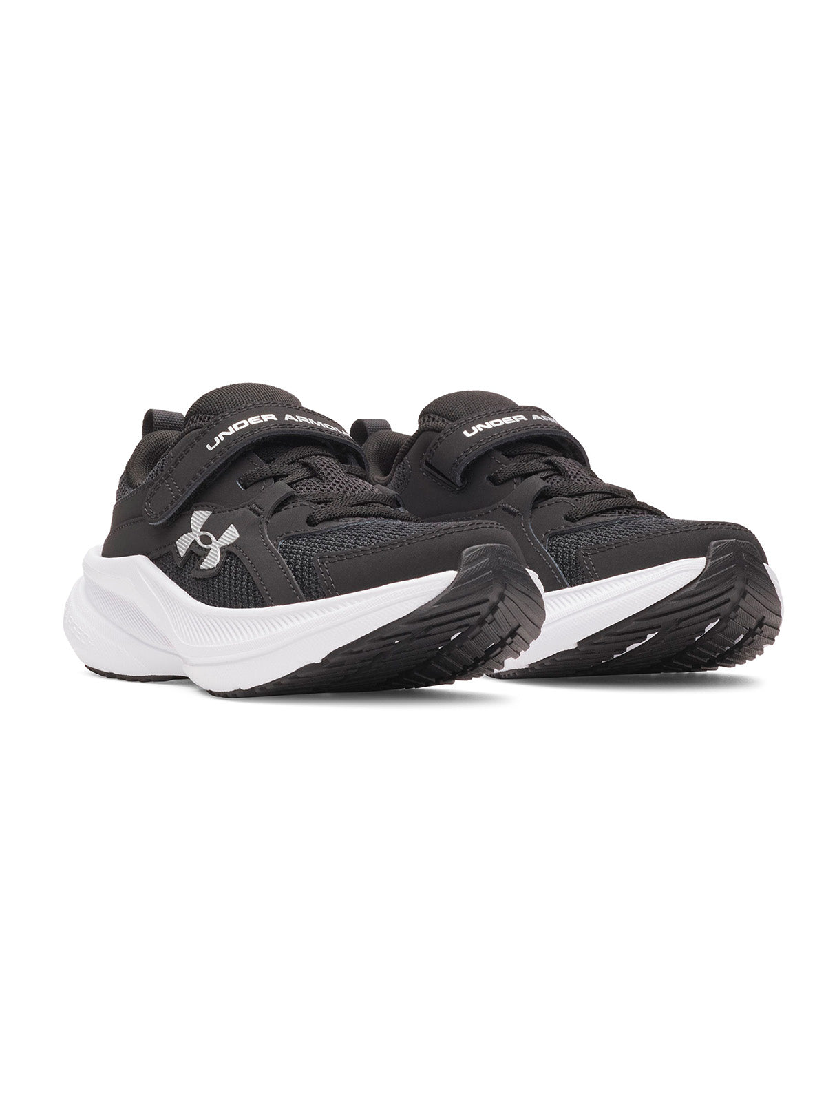 Zapatilla UA Assert 11 AC negra para niña