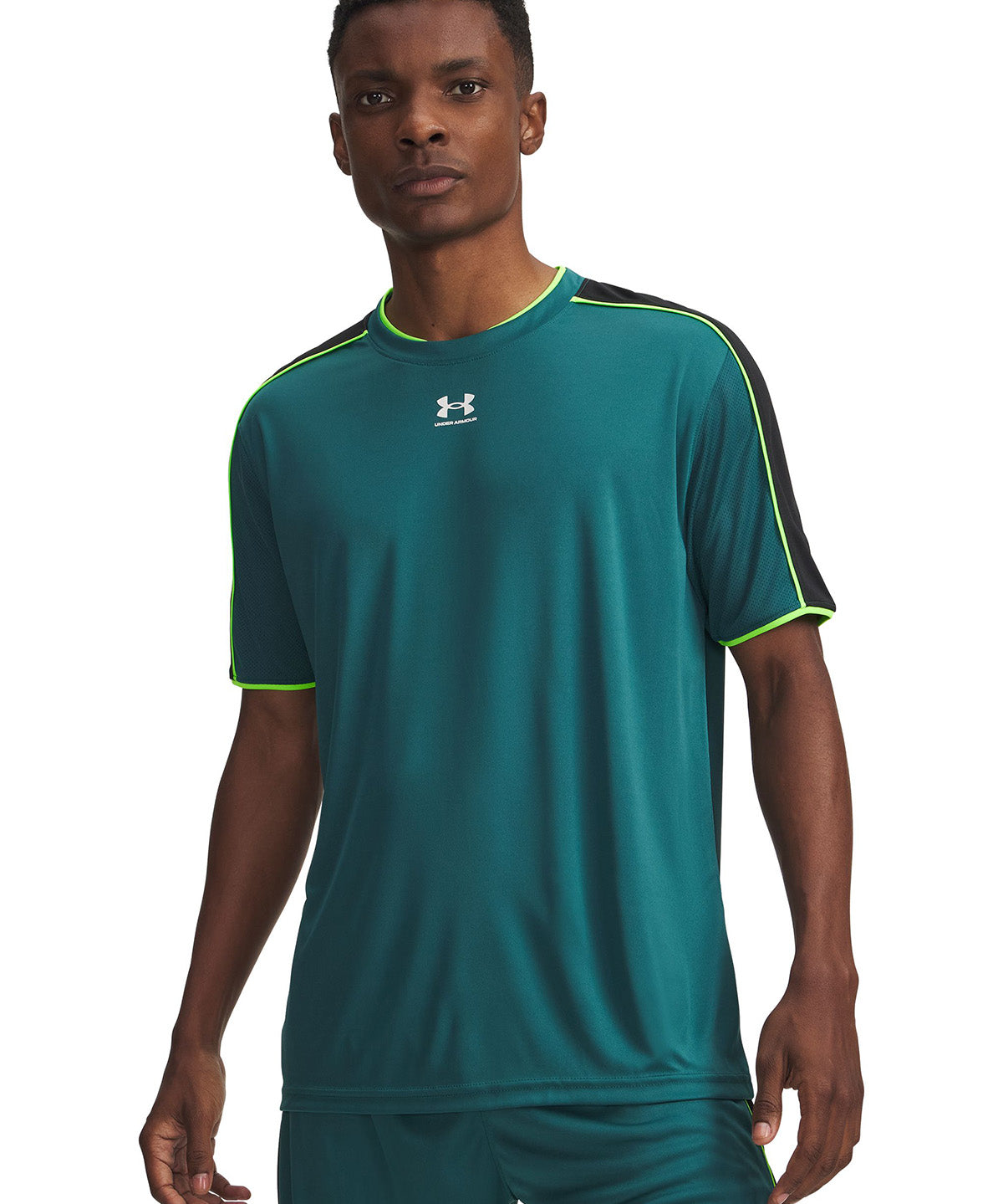 UA M Challenger Train SS Polera Manga Corta verde para hombre